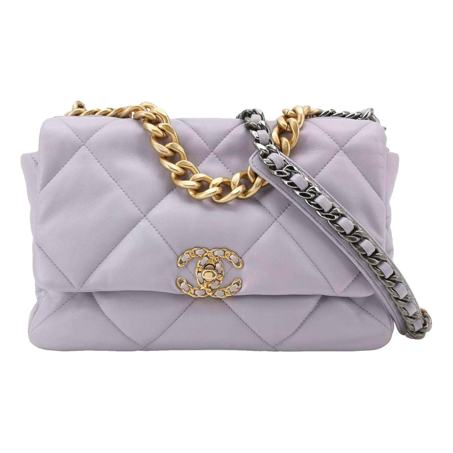 Chanel 19 leather handbag