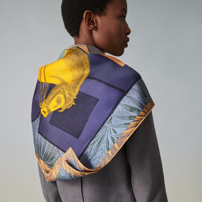Cavalier En Formes Scarf 90