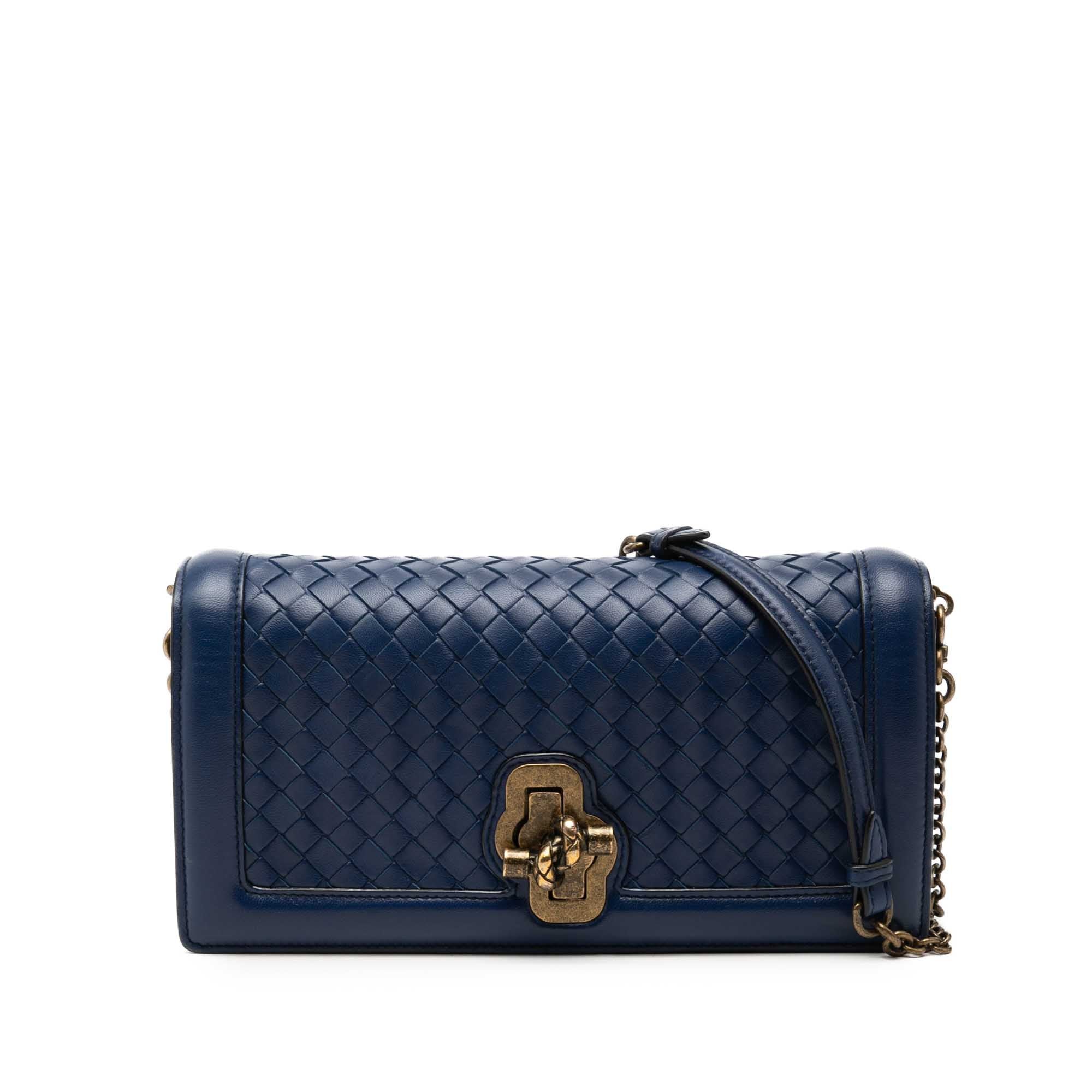 Knot cloth crossbody bag