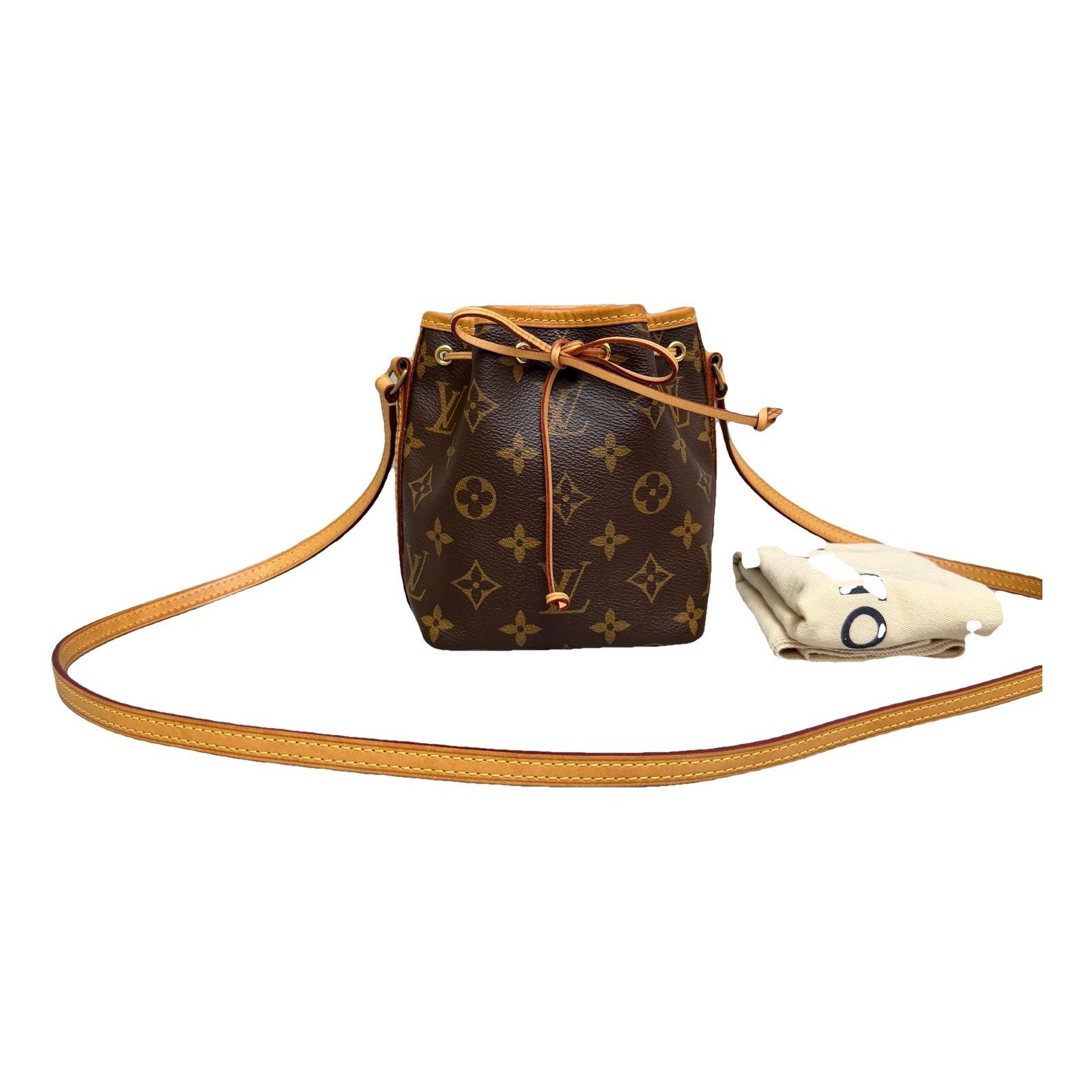 Nano Noé leather handbag
