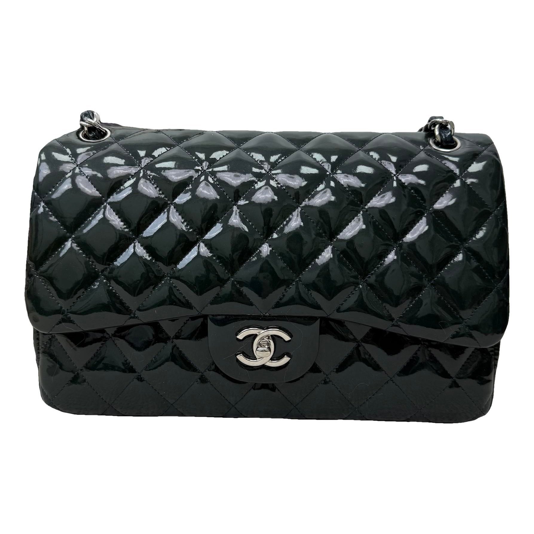 Timeless/Classique patent leather handbag