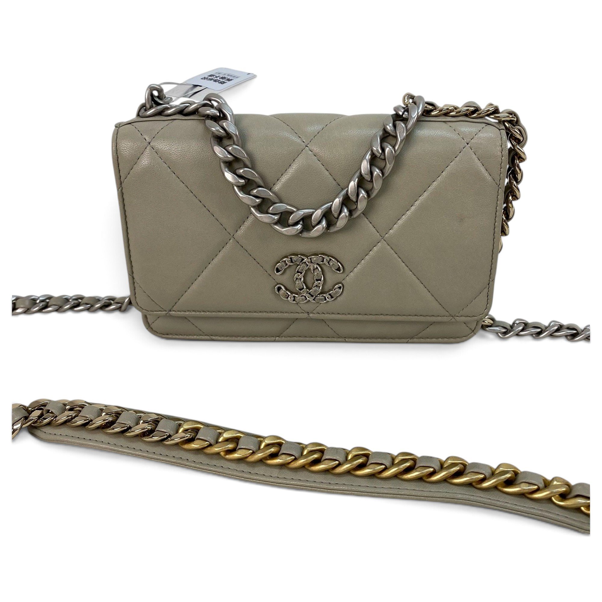 Wallet On Chain Chanel 19 leather handbag