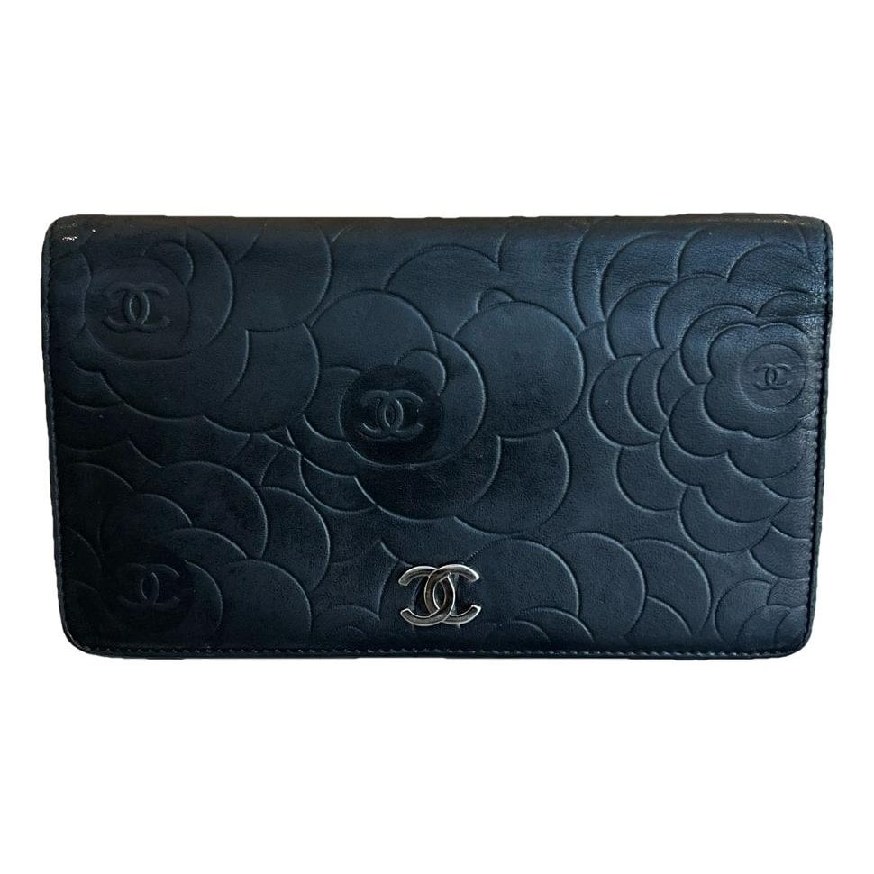 Leather clutch bag
