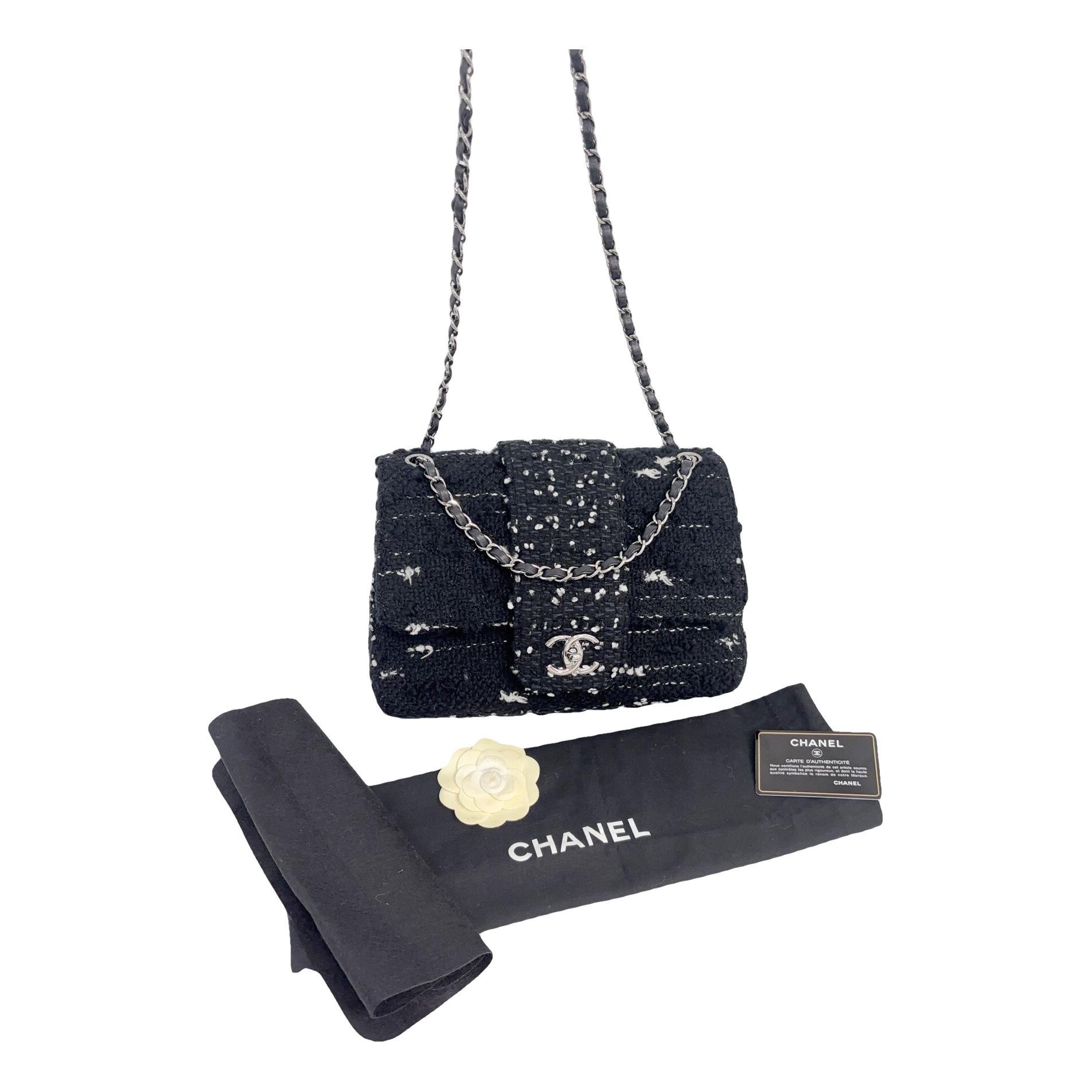 Timeless/Classique tweed crossbody bag