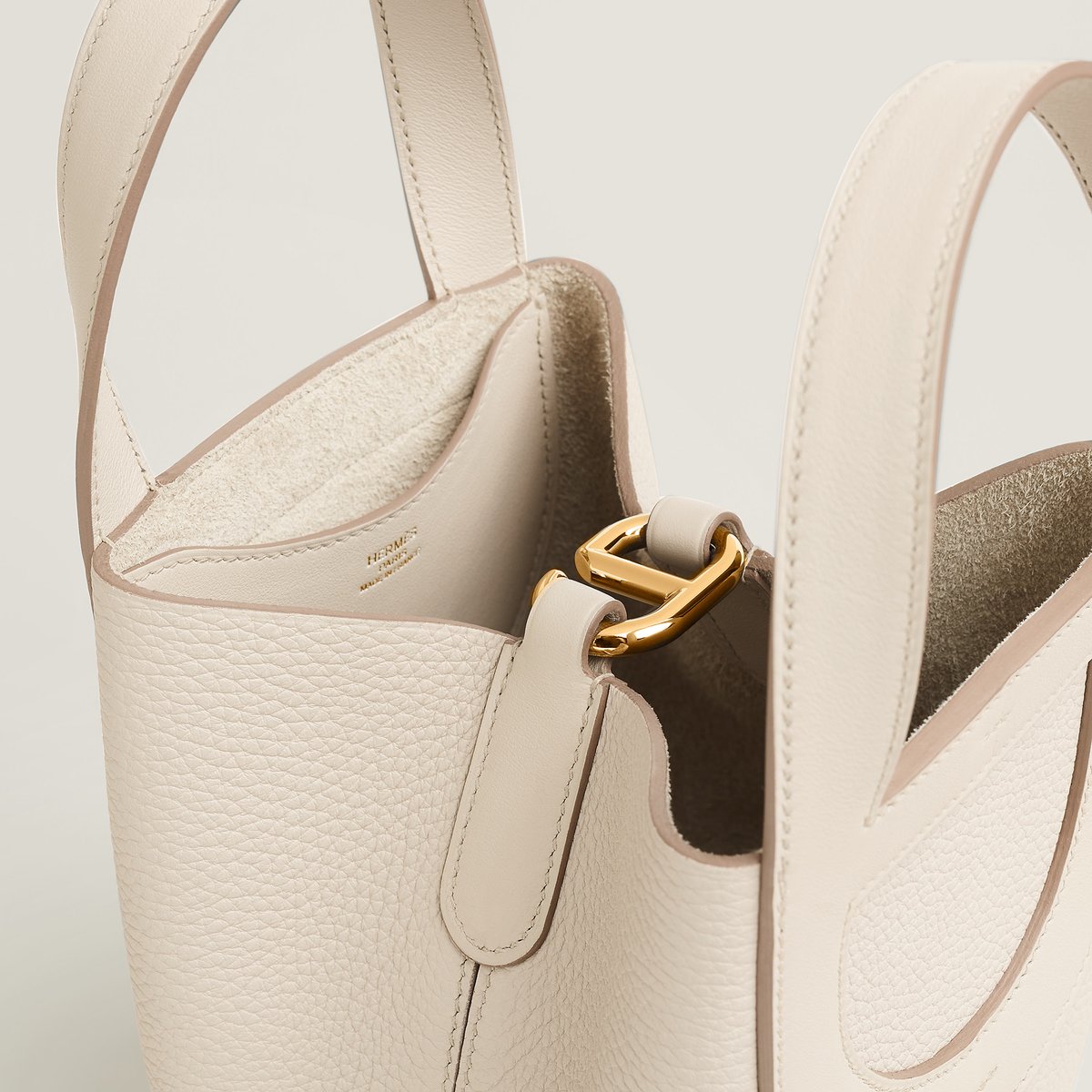 Hermès In-the-Loop 18 백