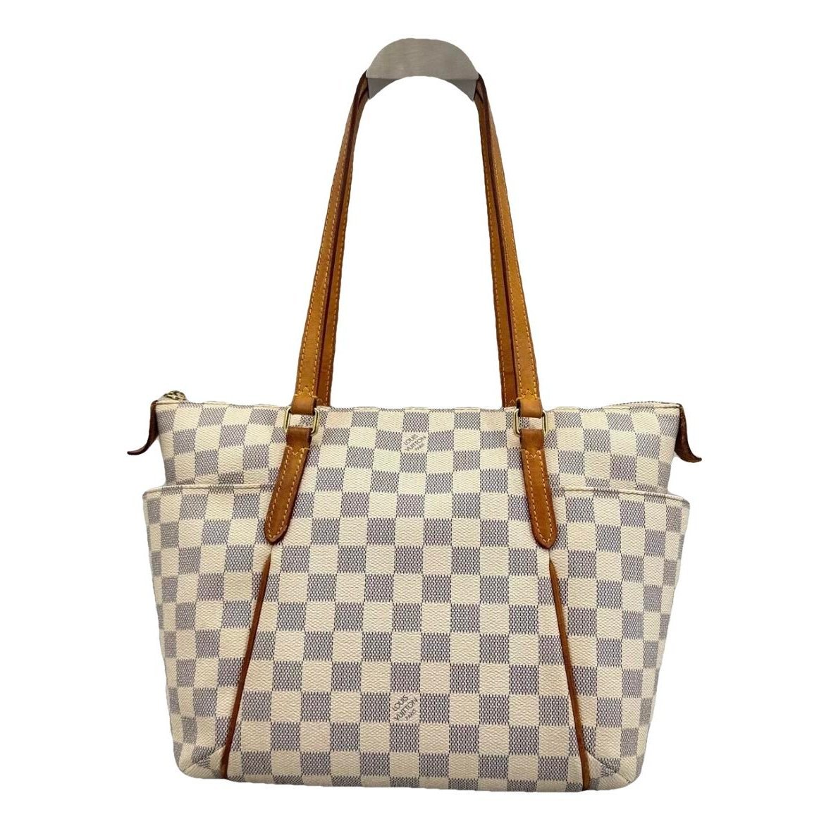 Totally leather handbag