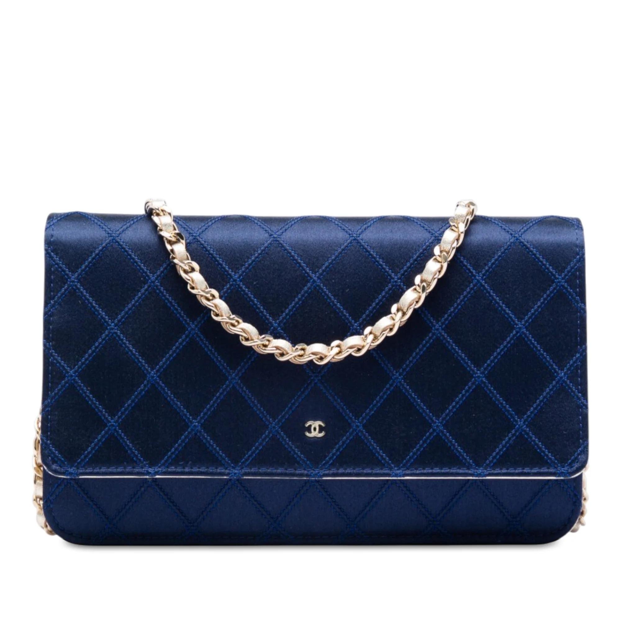 Wallet On Chain leather crossbody bag