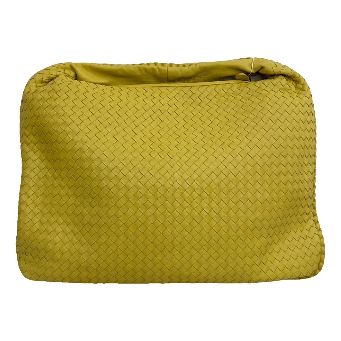 Veneta leather handbag
