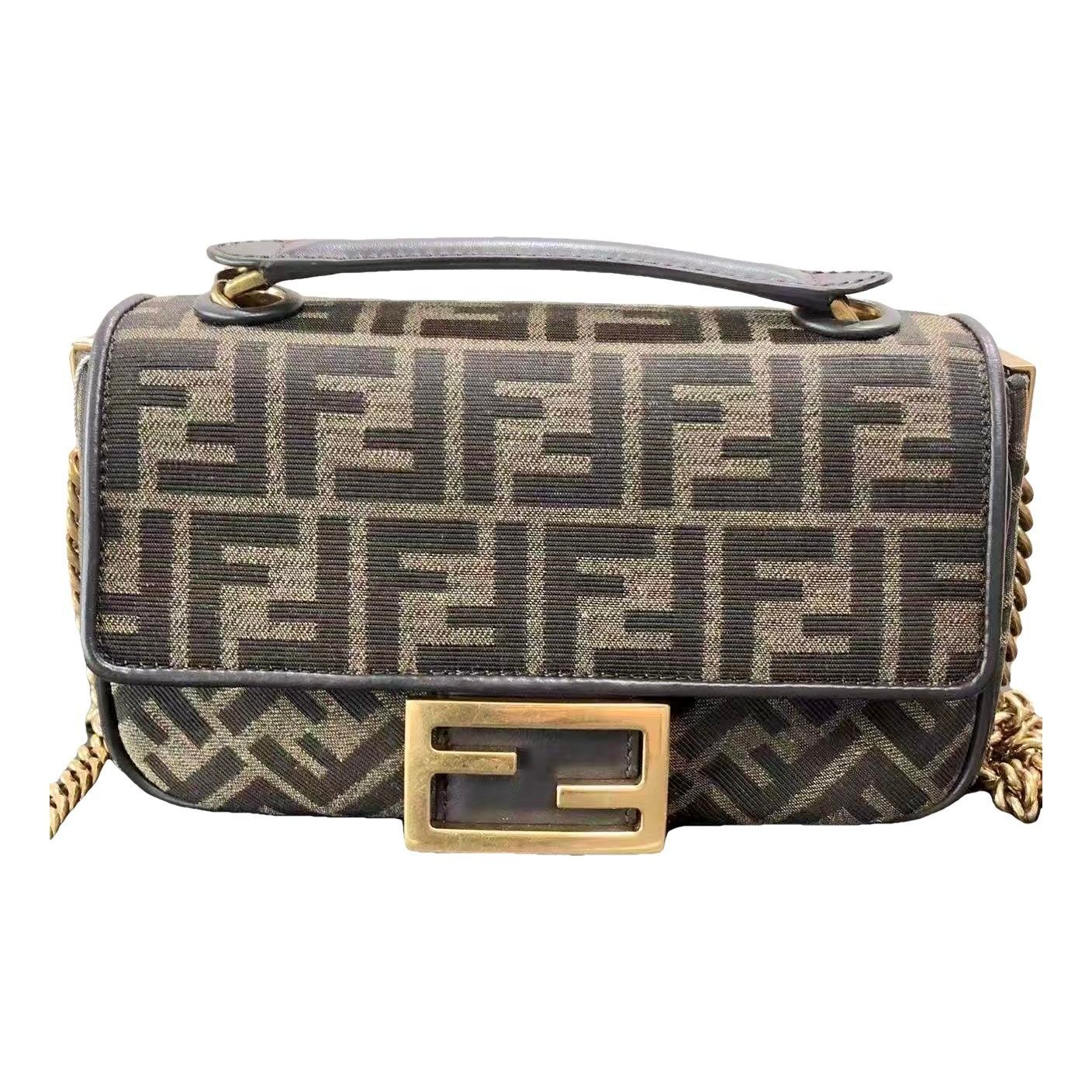 Baguette cloth handbag