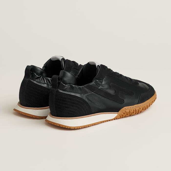 Noir Jet Sneaker