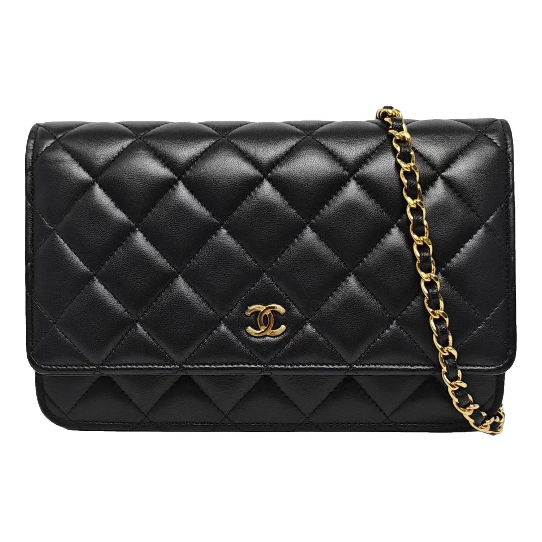 Wallet On Chain leather crossbody bag
