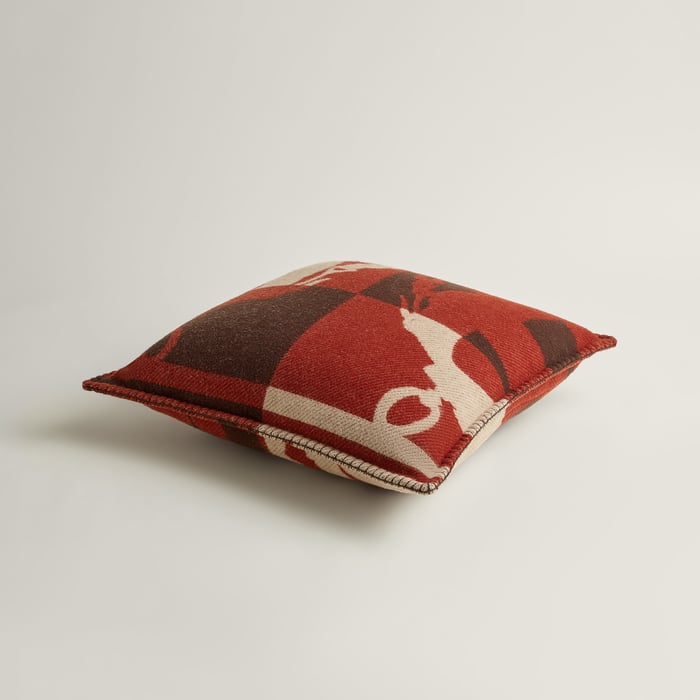 Rouge H Brides De Gala Pillow