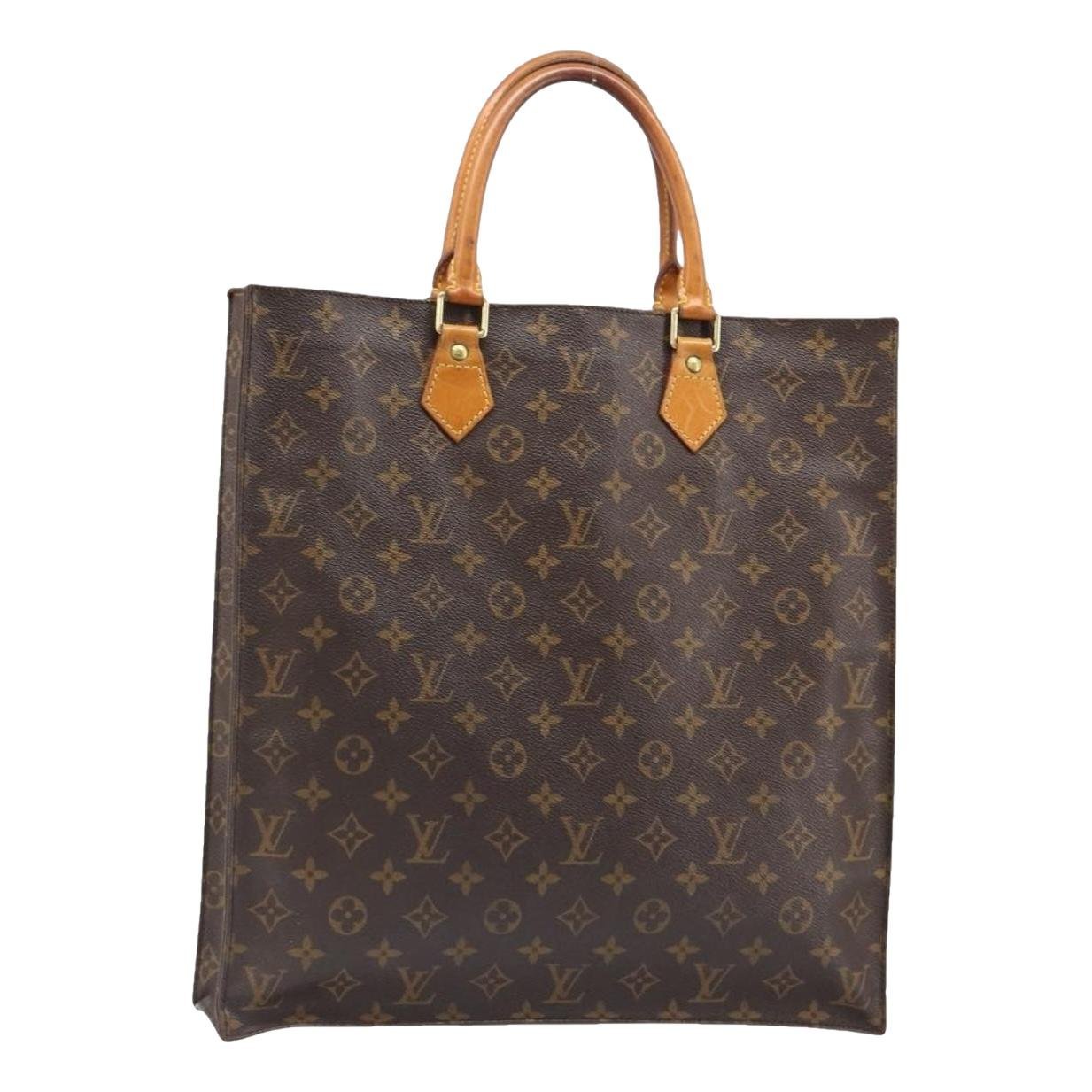 Plat leather handbag