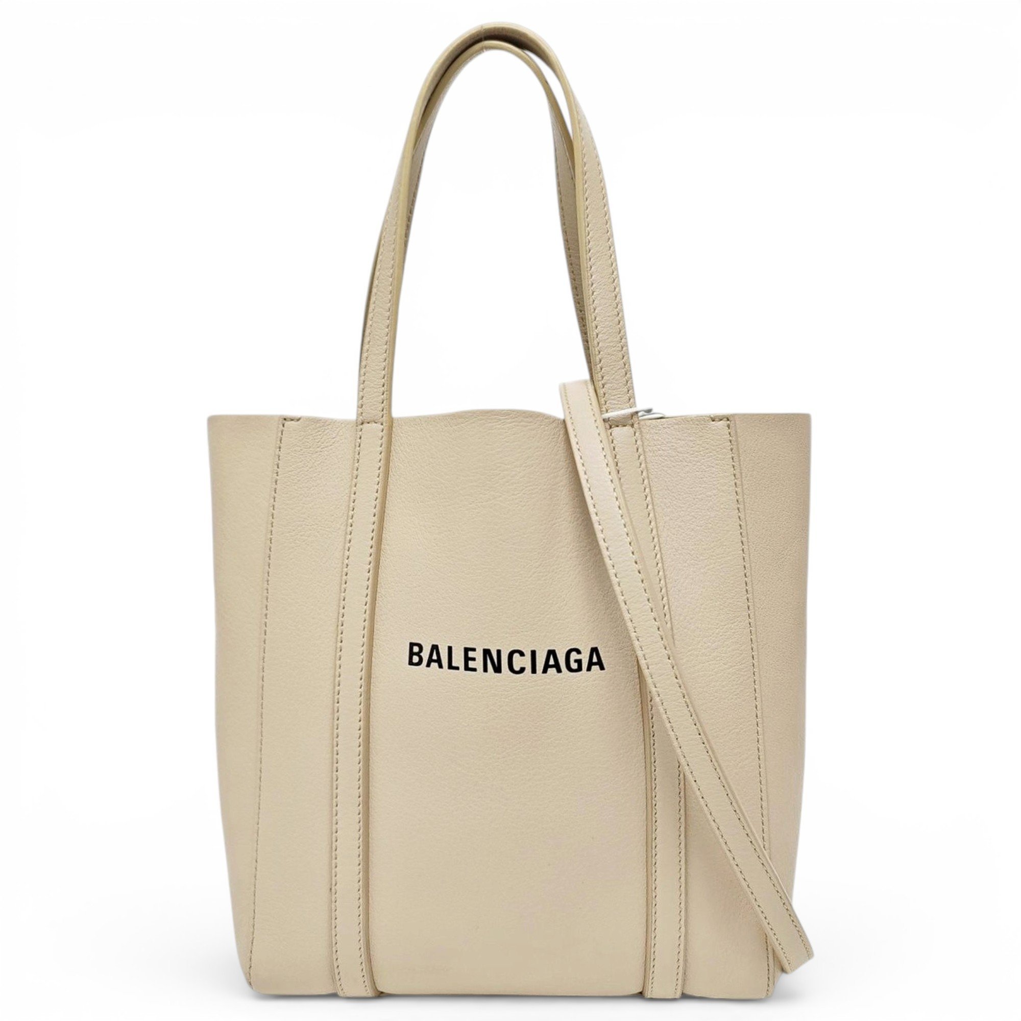 Everyday leather handbag