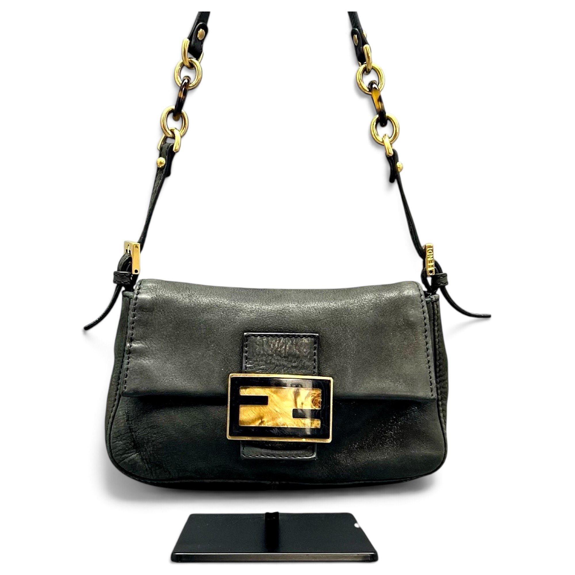 Baguette leather handbag