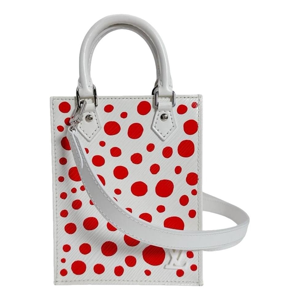 Plat leather handbag