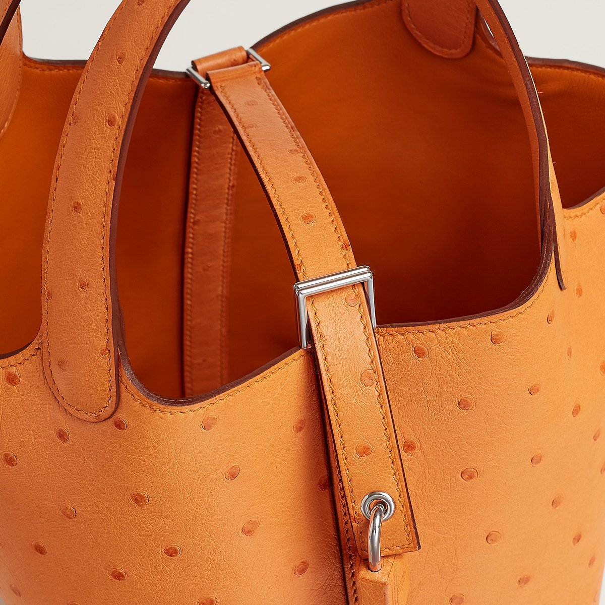 Abricot Picotin Lock 18 Bag