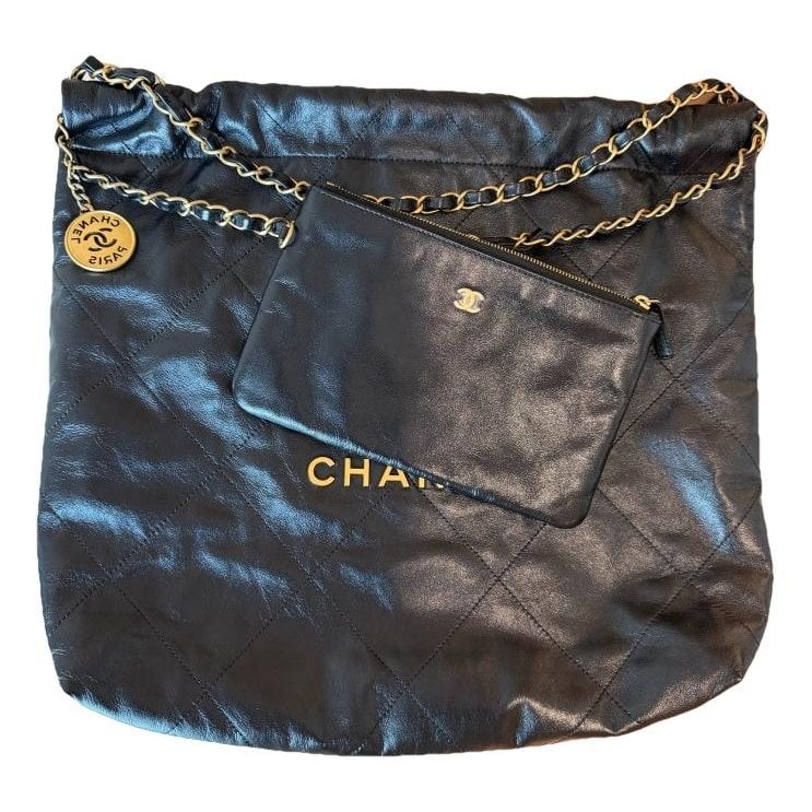 Chanel 22 leather handbag