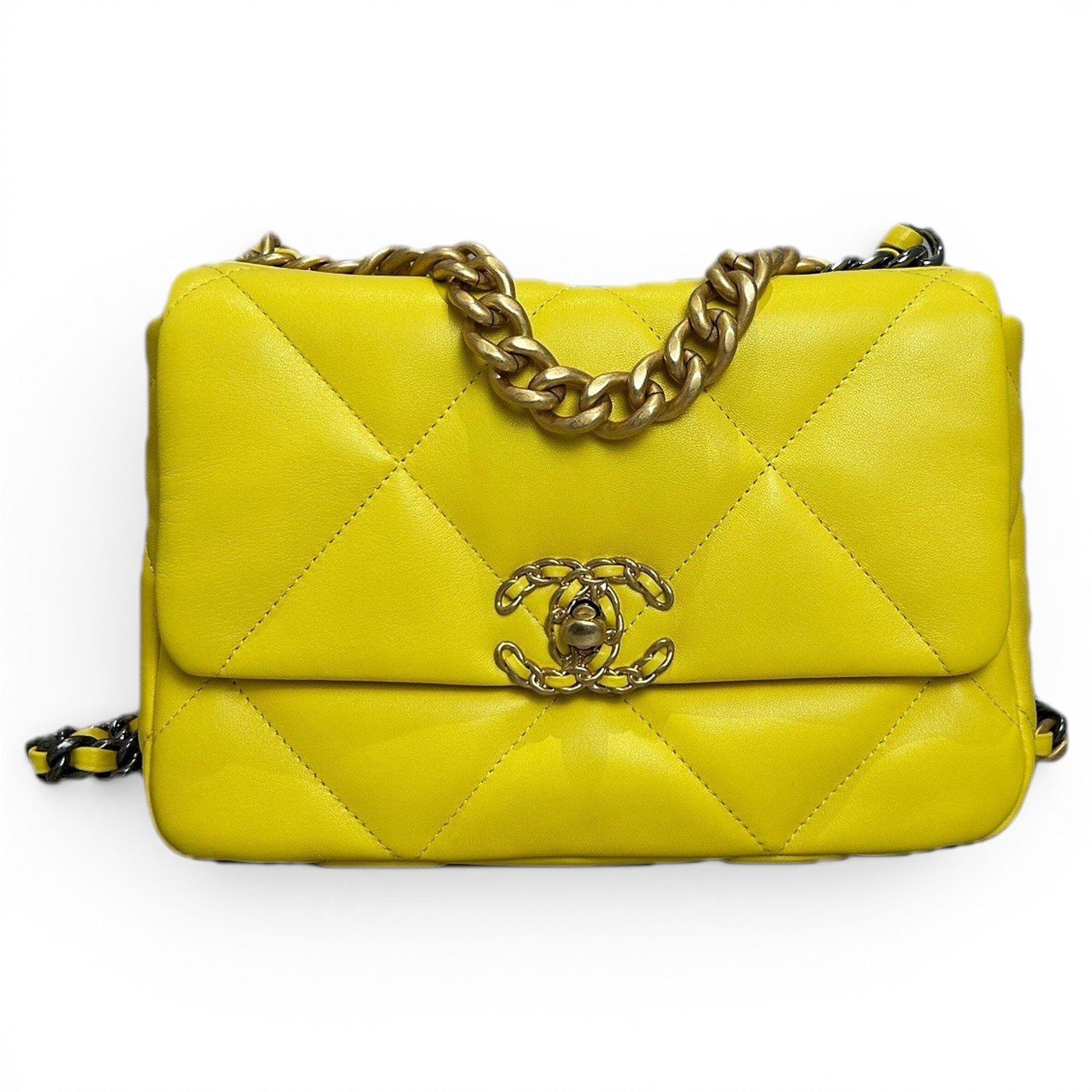 Chanel 19 leather handbag