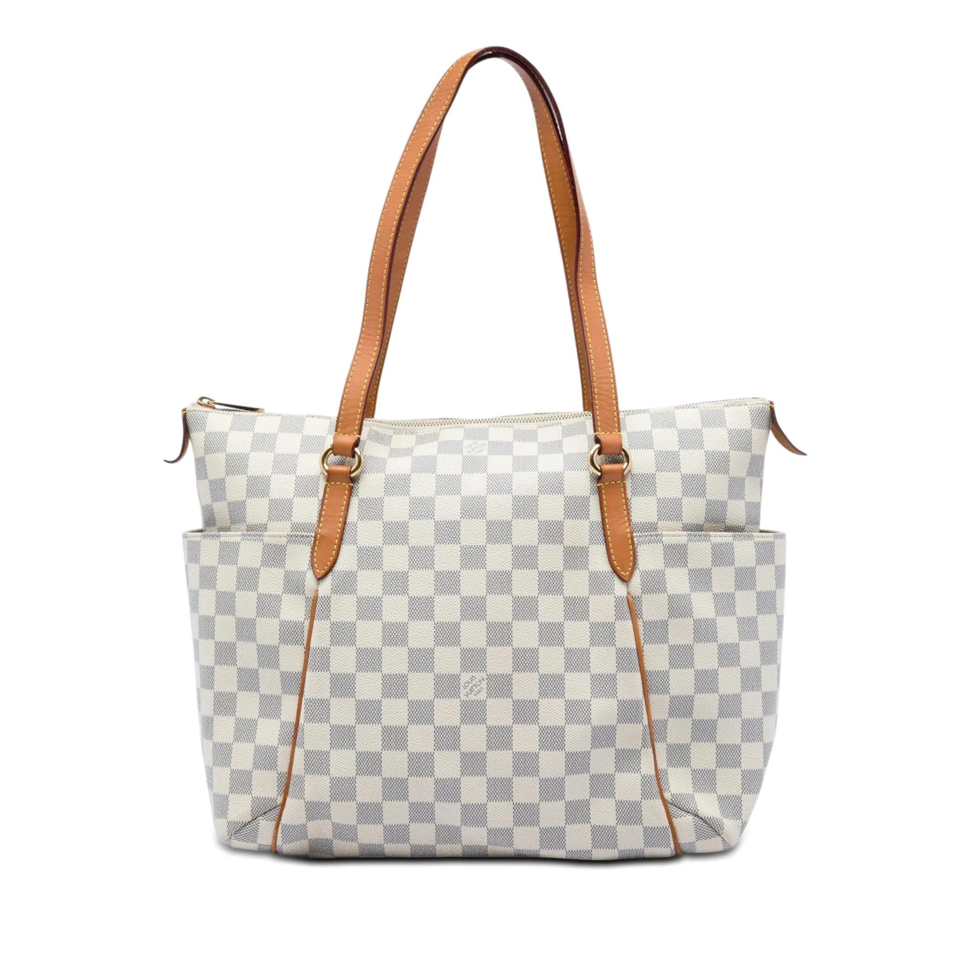 Totally leather handbag