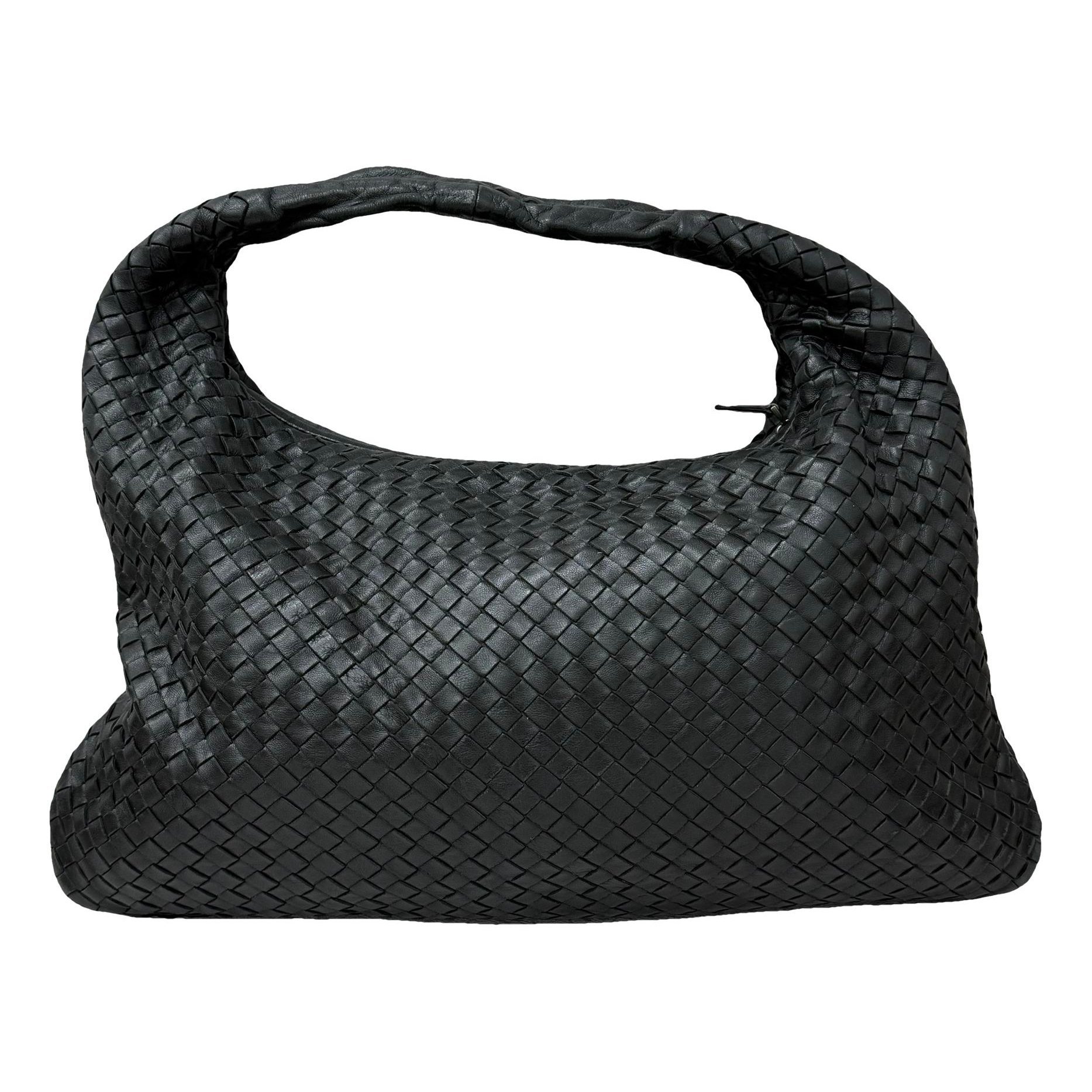 Veneta leather handbag