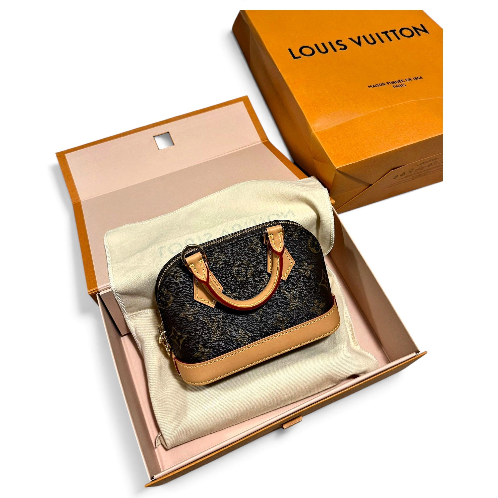 Alma leather handbag