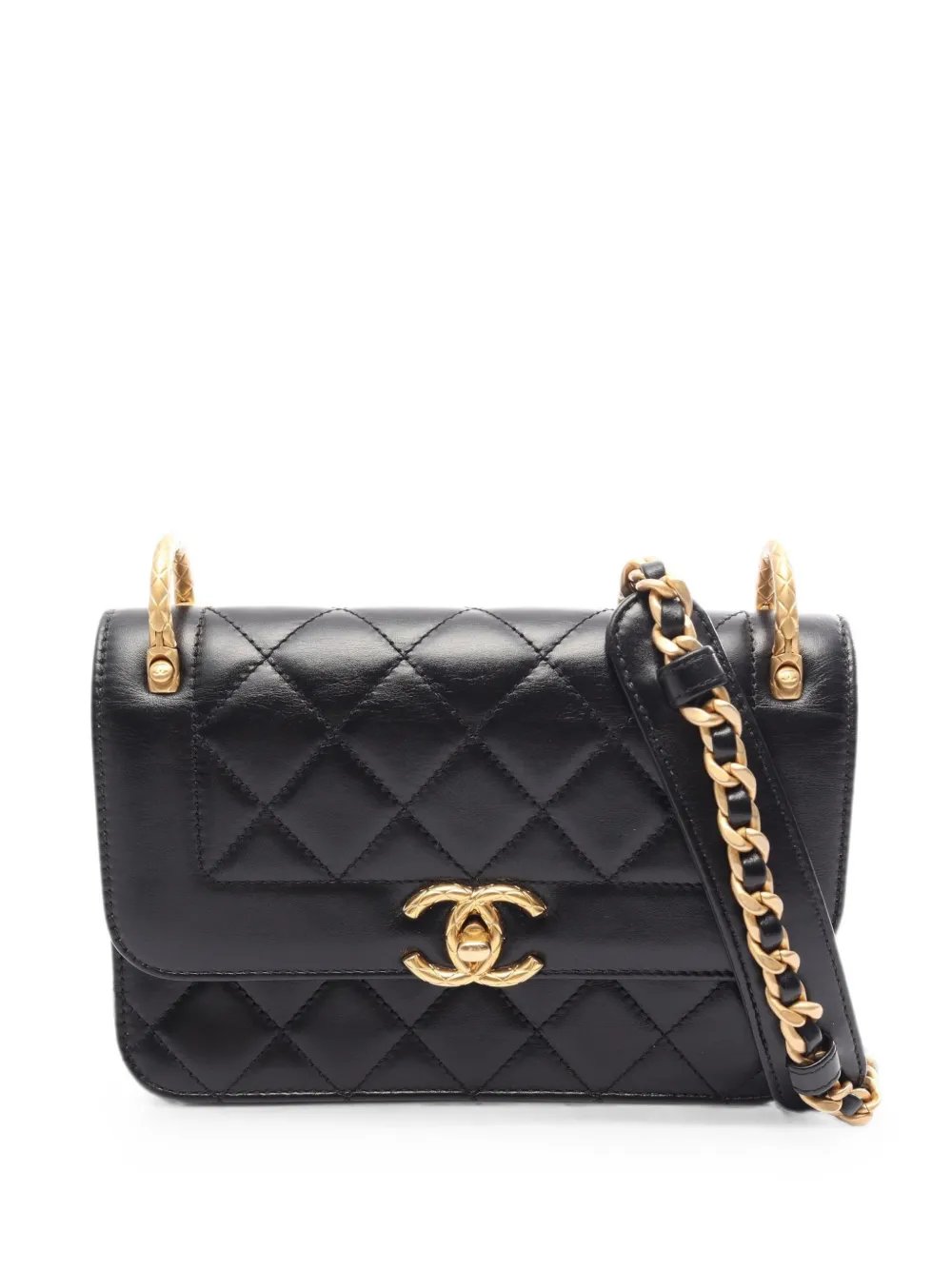 2021s Matelassé leather shoulder bag