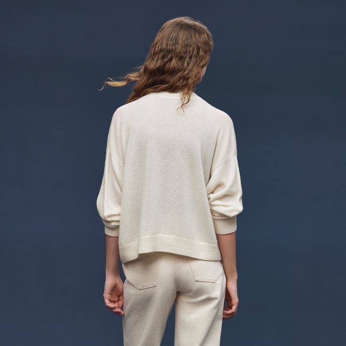 Blanc Naturel Cashmere "l'Enseigne Du Sellier" Long-sleeve Sweater