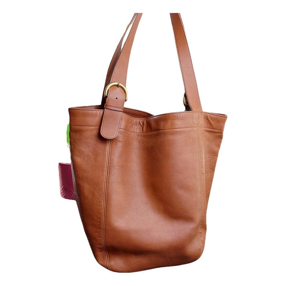 Signature Sufflette leather handbag