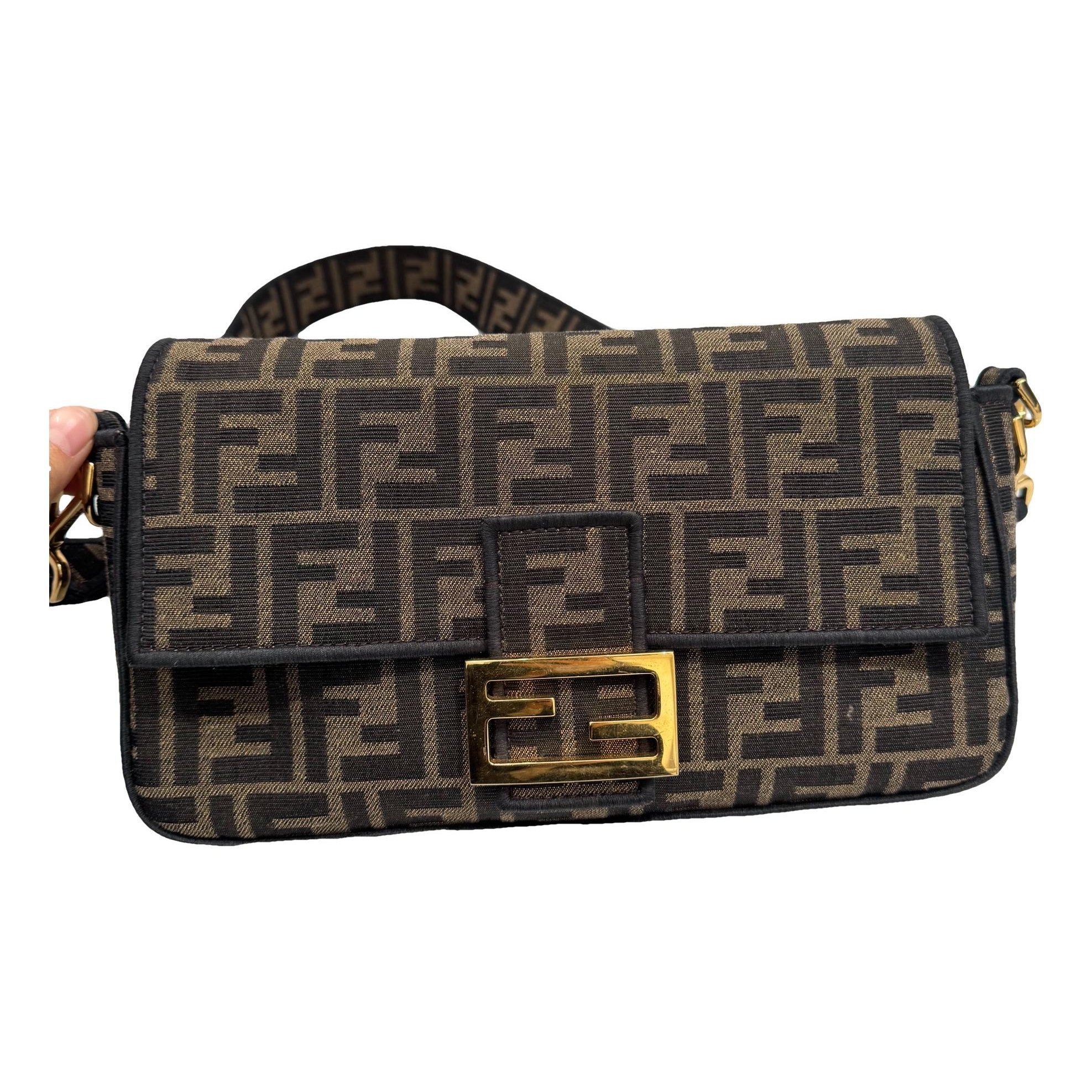 Baguette cloth handbag