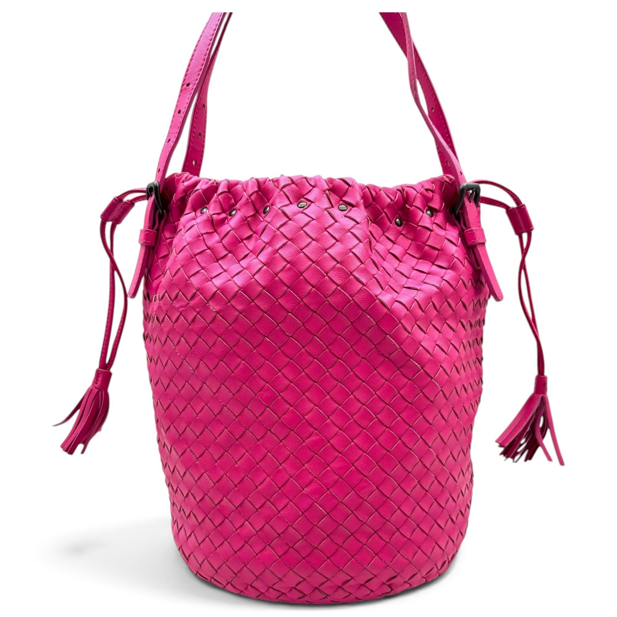 Cassette Bucket leather handbag