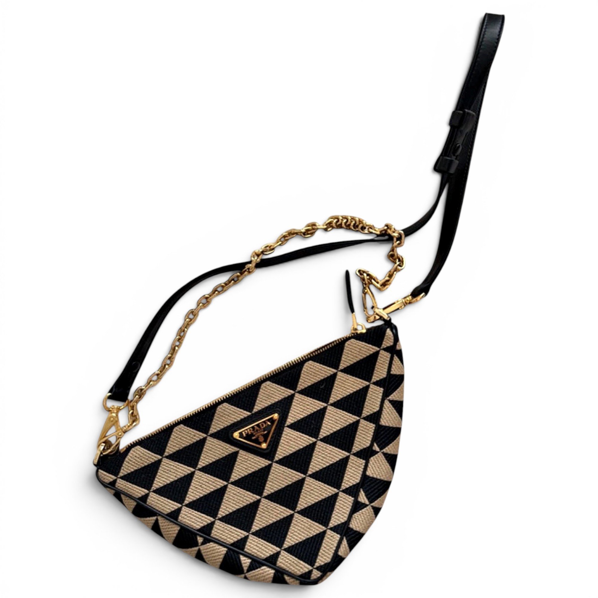 Triangle cloth handbag