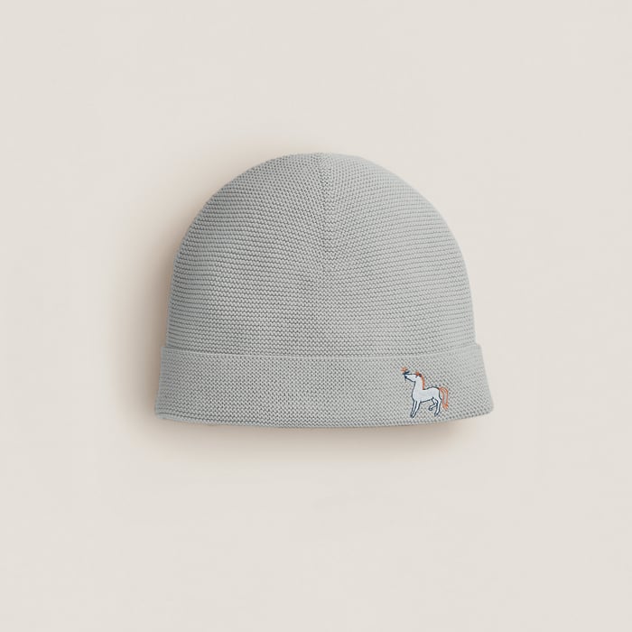 Cabriole hat