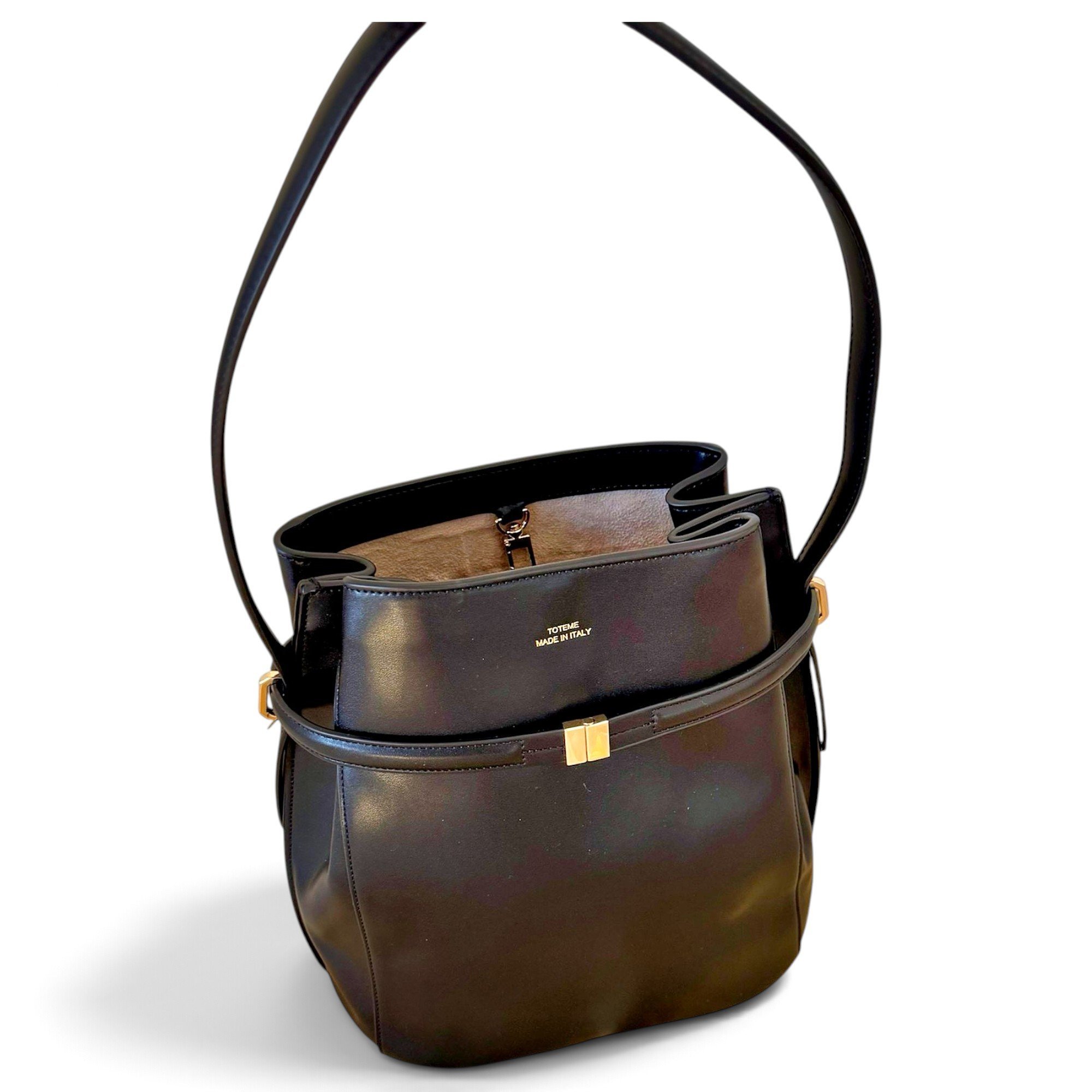 Bevel leather handbag