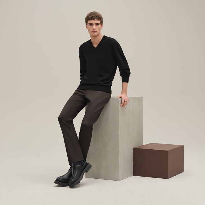 Noir Cashmere "Maillon Chaine d'Ancre" V-neck Sweater