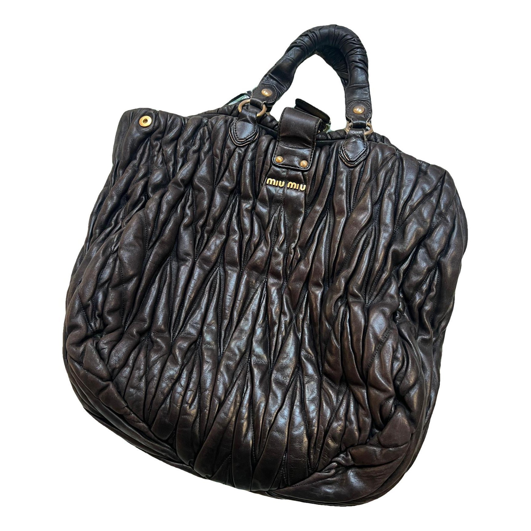 Matelassé leather handbag