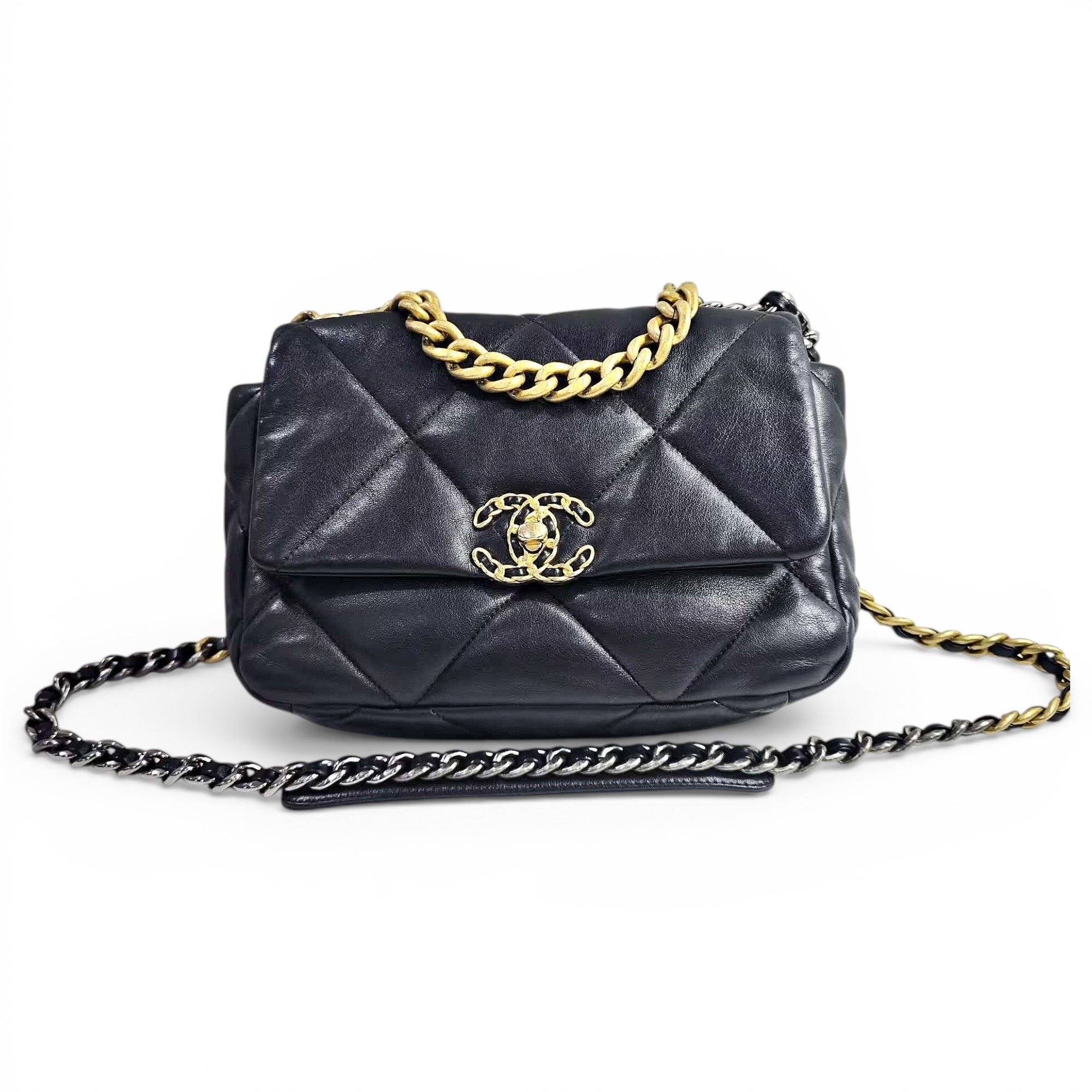 Chanel 19 leather handbag