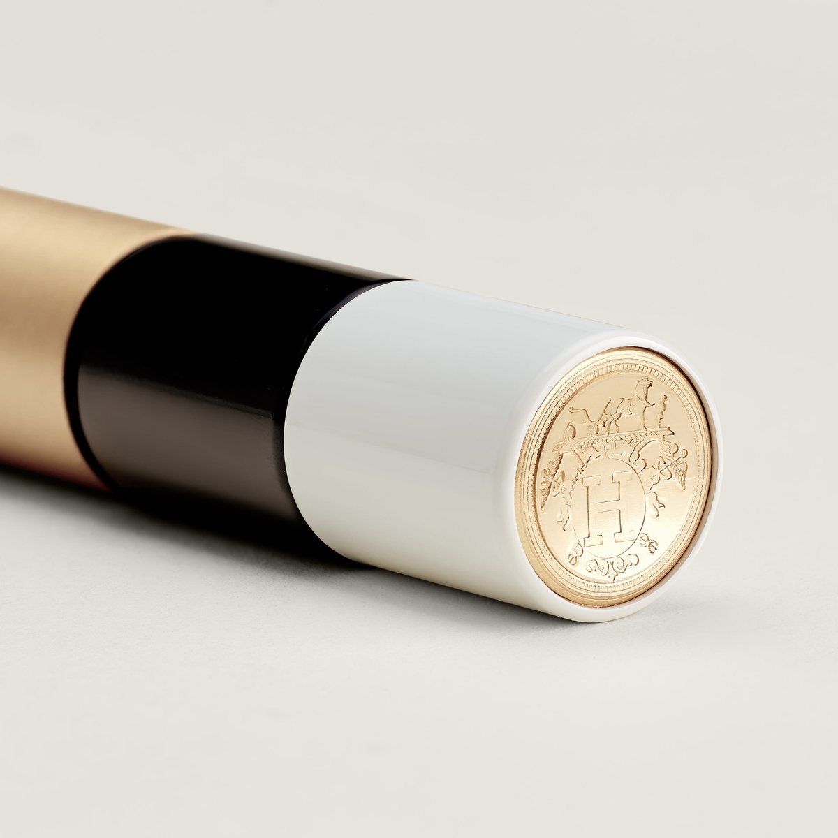 01 – Noir Fusain Revitalizing Care Mascara, Noir Fusain