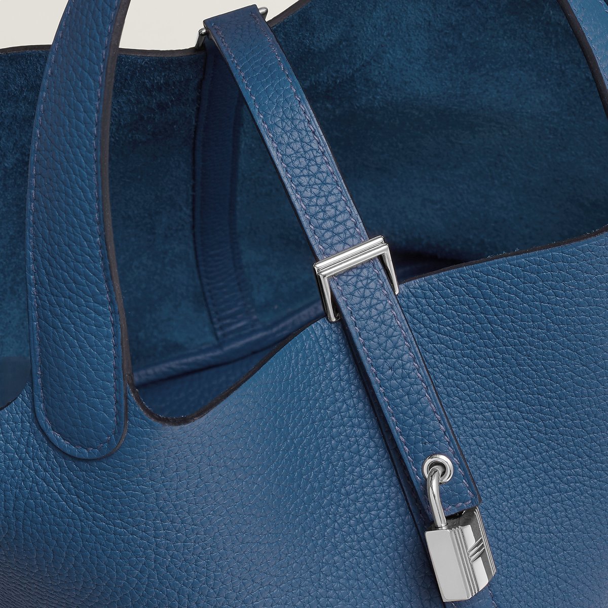 블루 타이 Picotin Lock 22 백