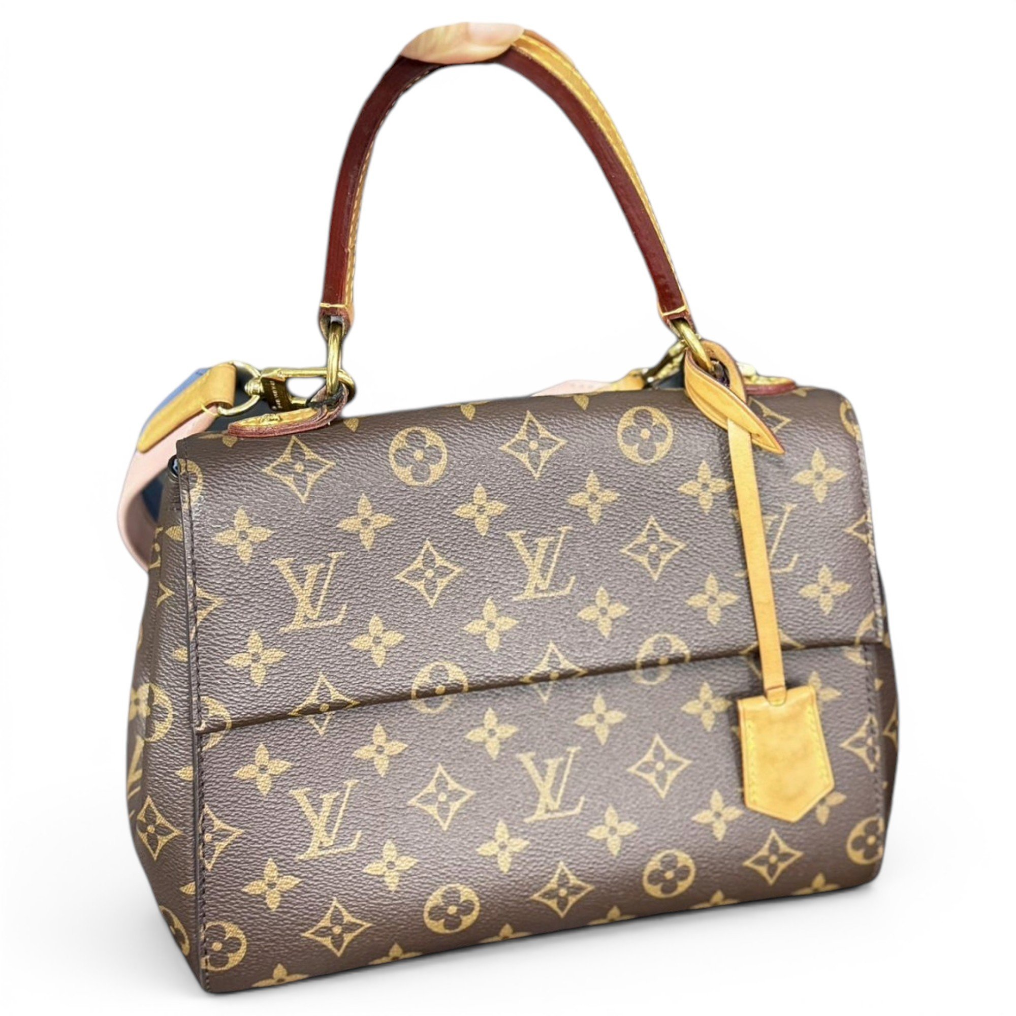 Louis Vuitton Cluny cloth handbag