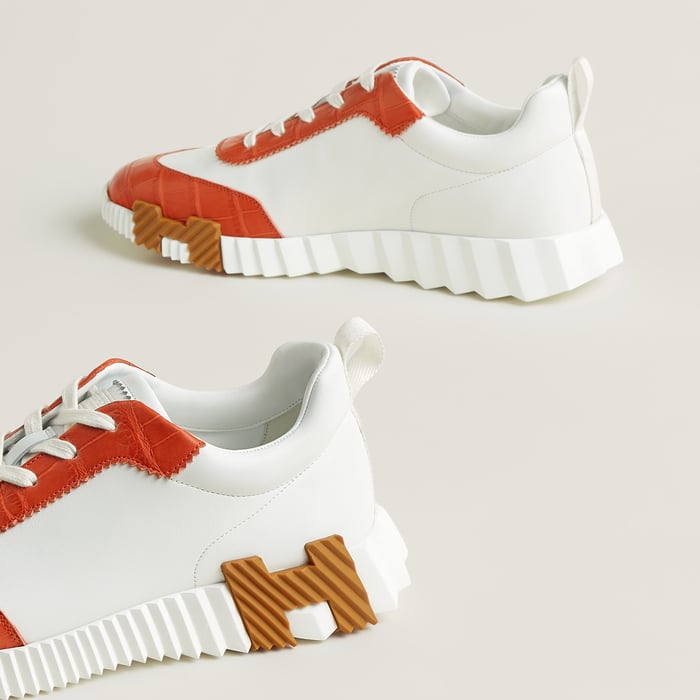 Bouncing Sneaker