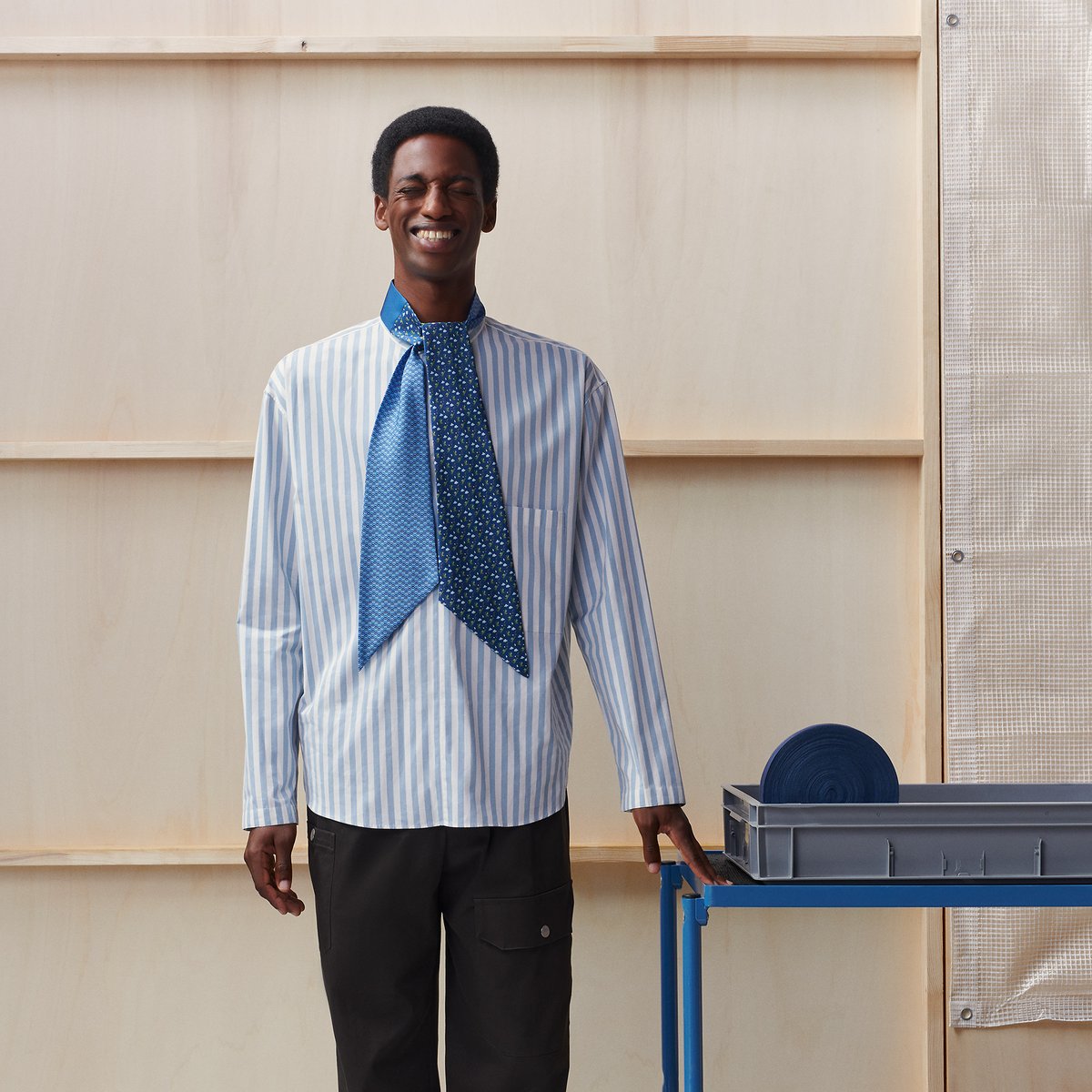 Random Maxi Ribbon Tie