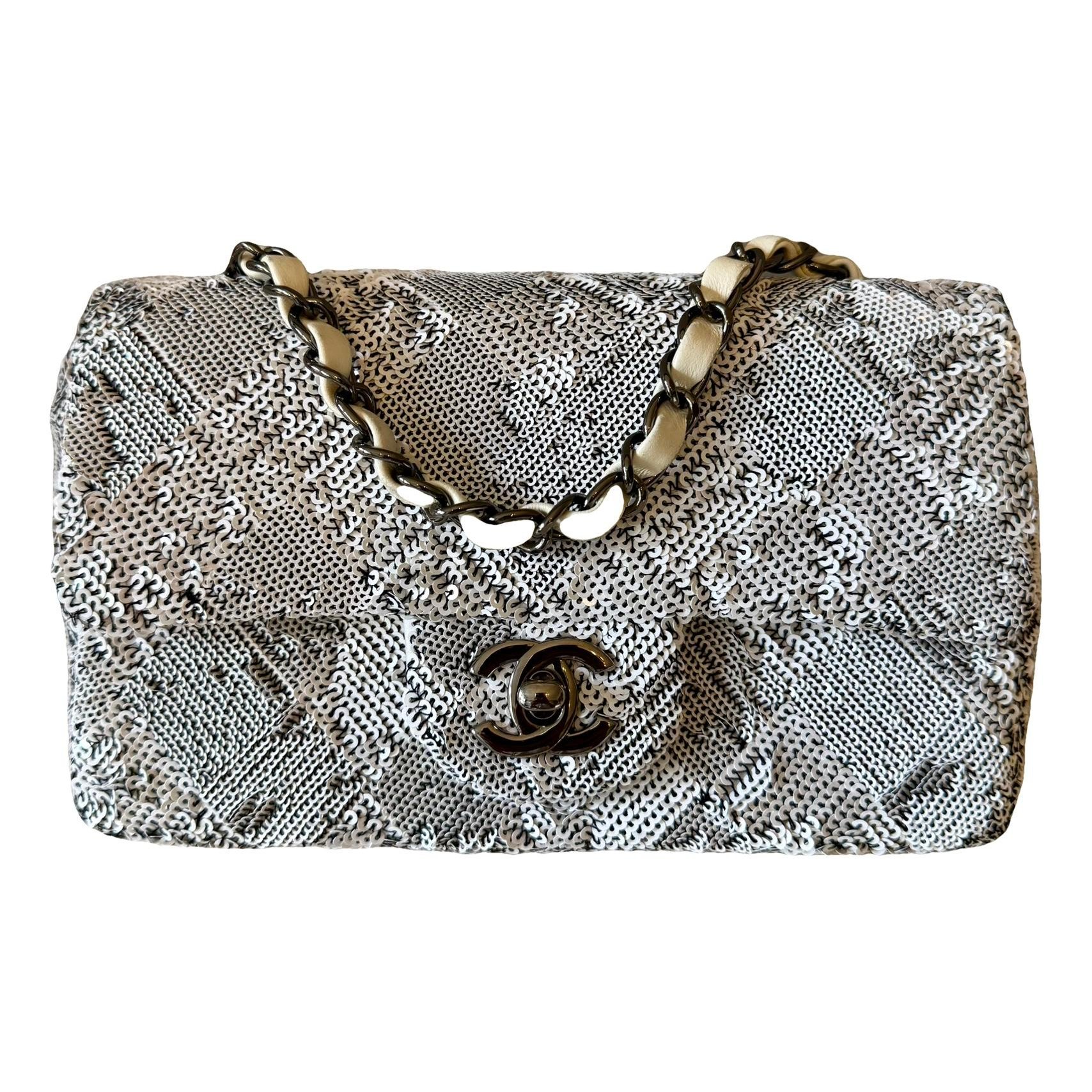 Timeless/Classique leather crossbody bag