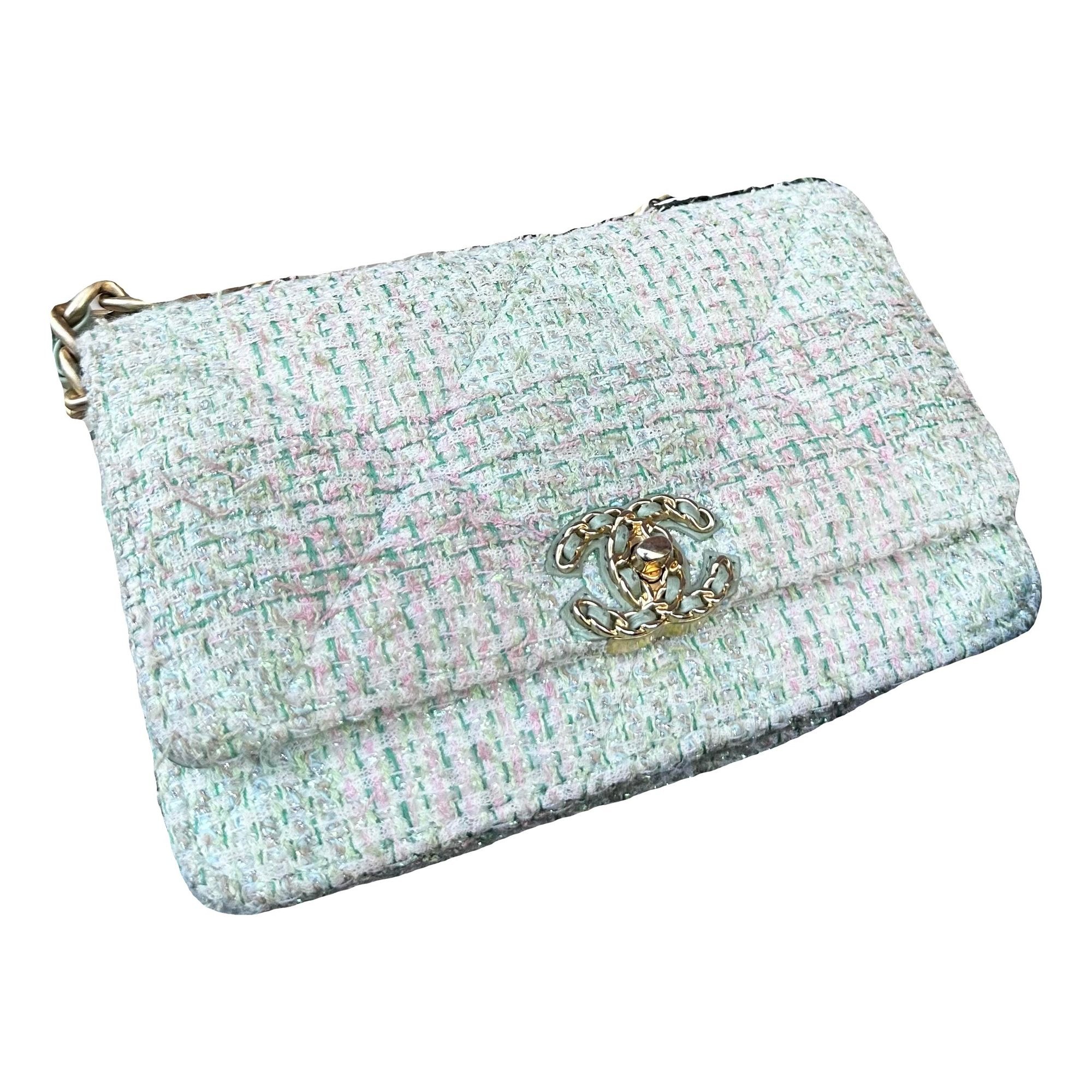 Wallet On Chain Chanel 19 tweed handbag
