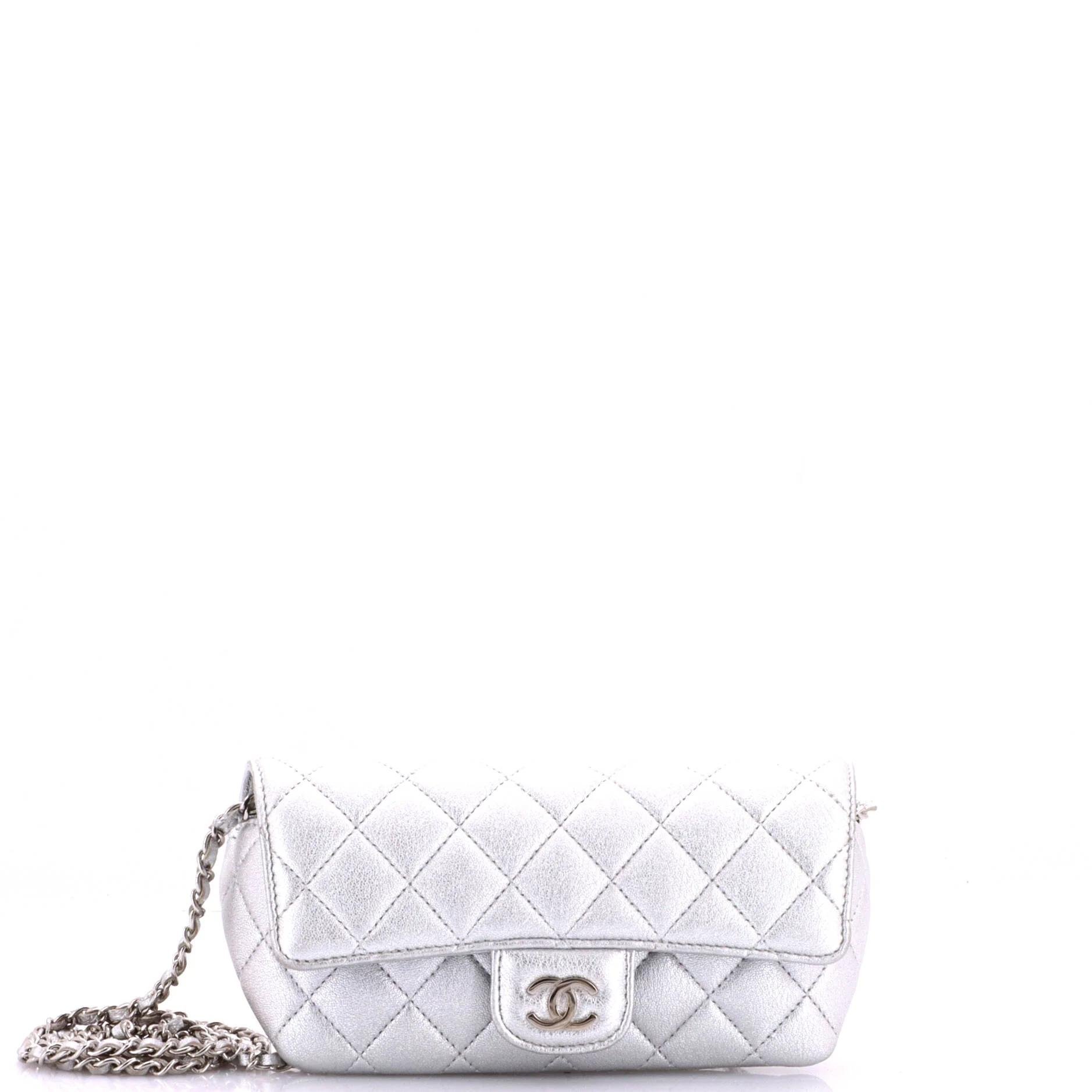 Chanel Leather clutch bag