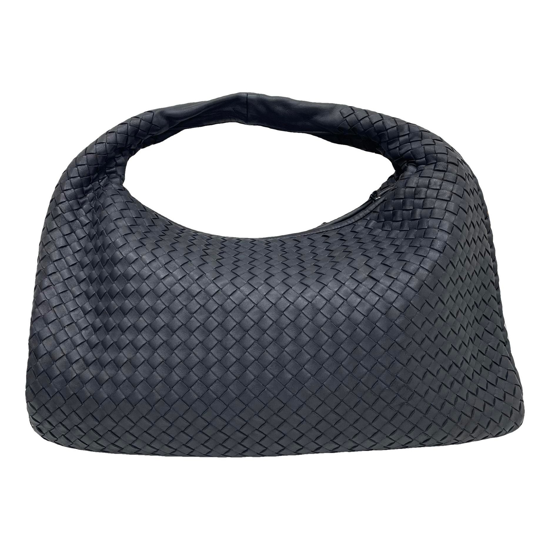 Veneta leather handbag