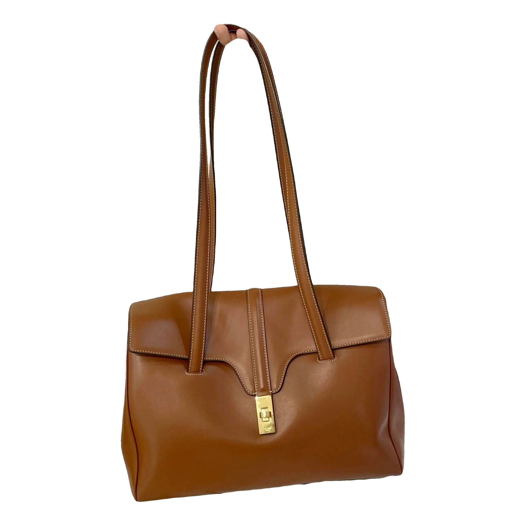 Sac 16 leather handbag
