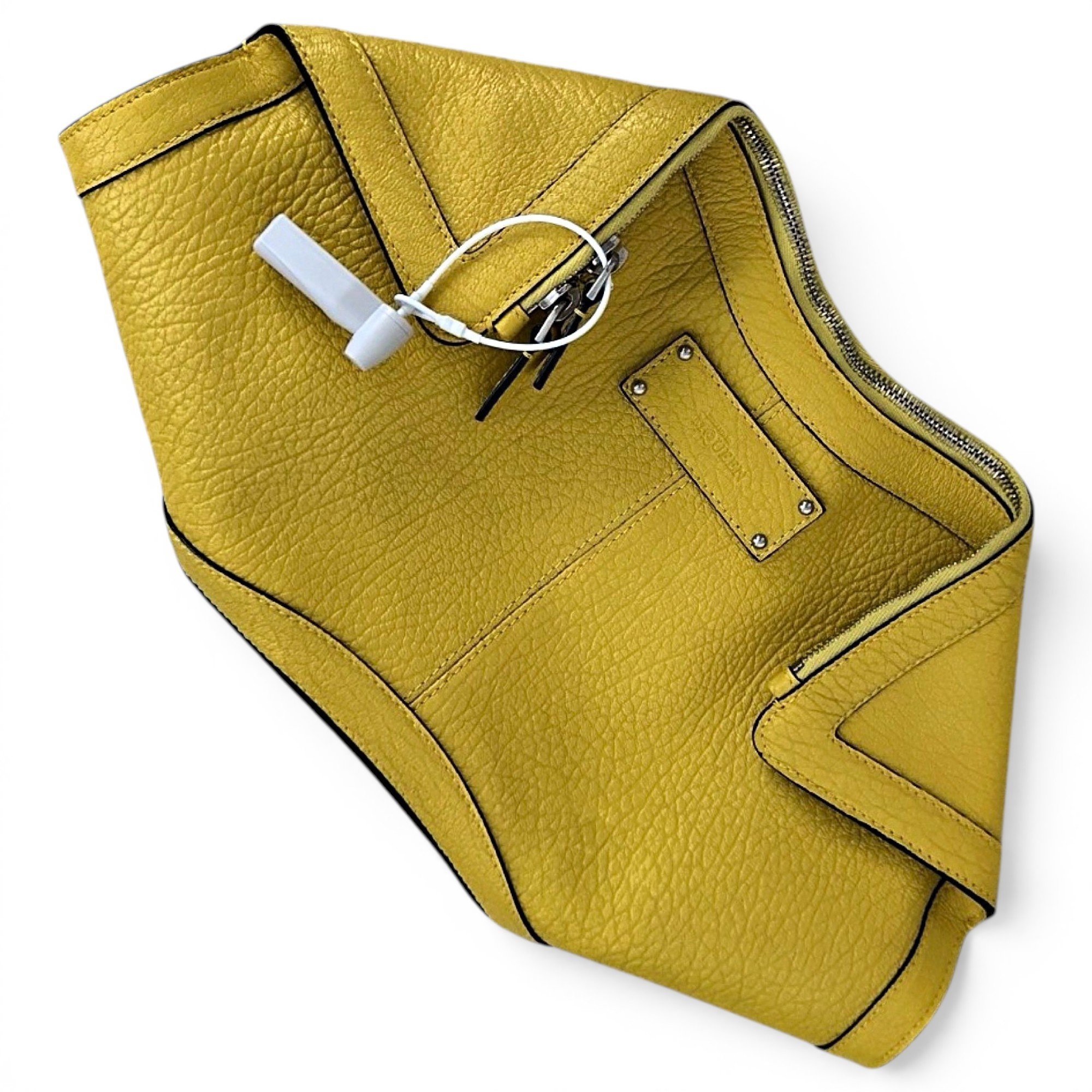 Manta leather clutch bag
