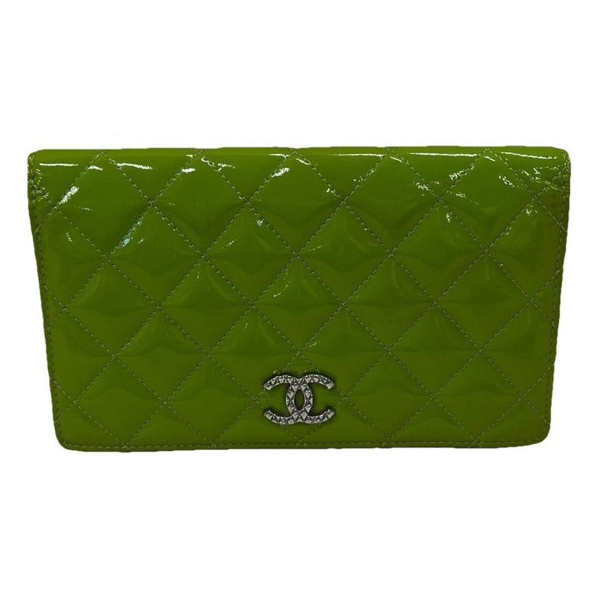 Patent leather clutch bag