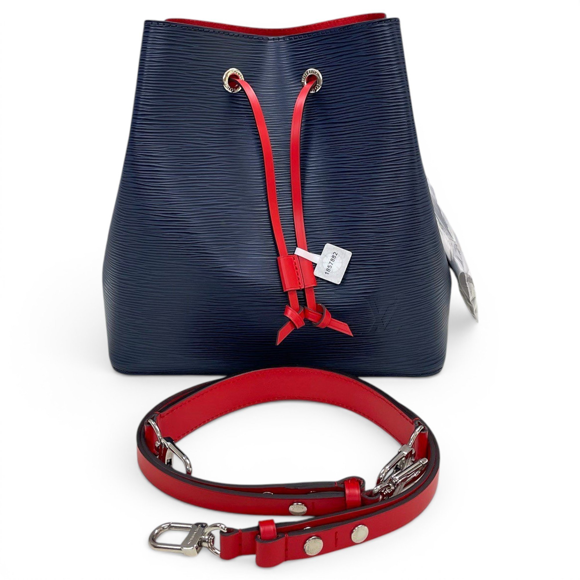 Nano Noé leather handbag